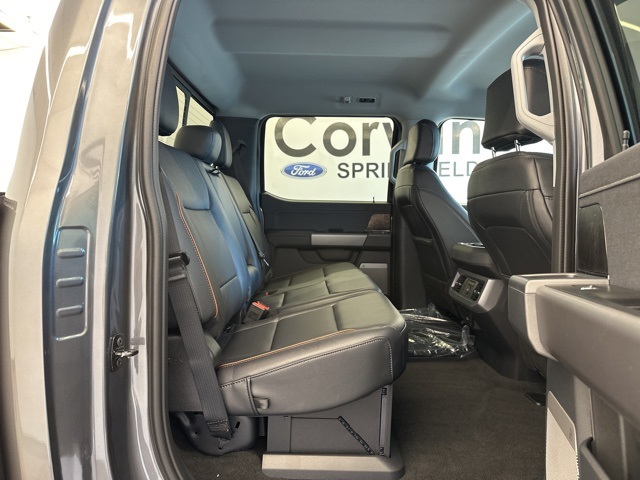 2025 Ford F-350 Lariat photo 29