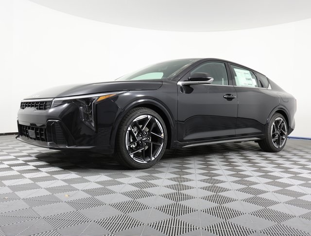 2025 Kia K4 GT-Line's photo