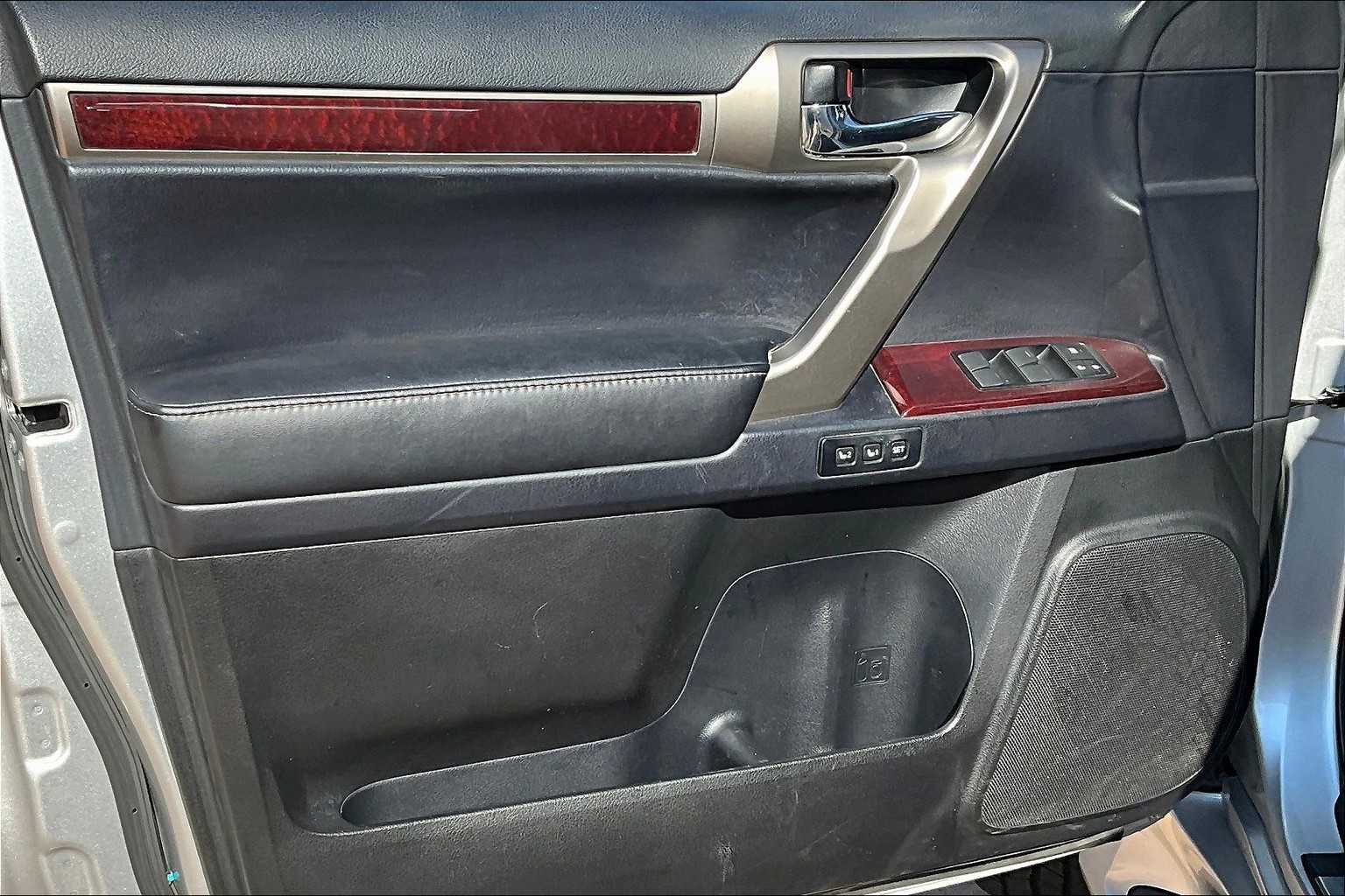 2017 Lexus GX 460 Premium photo 20