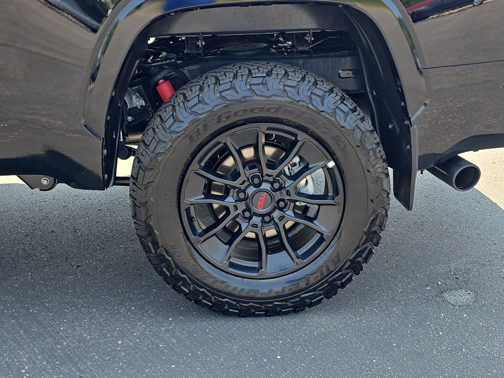 2025 Toyota Tundra Platinum photo 32