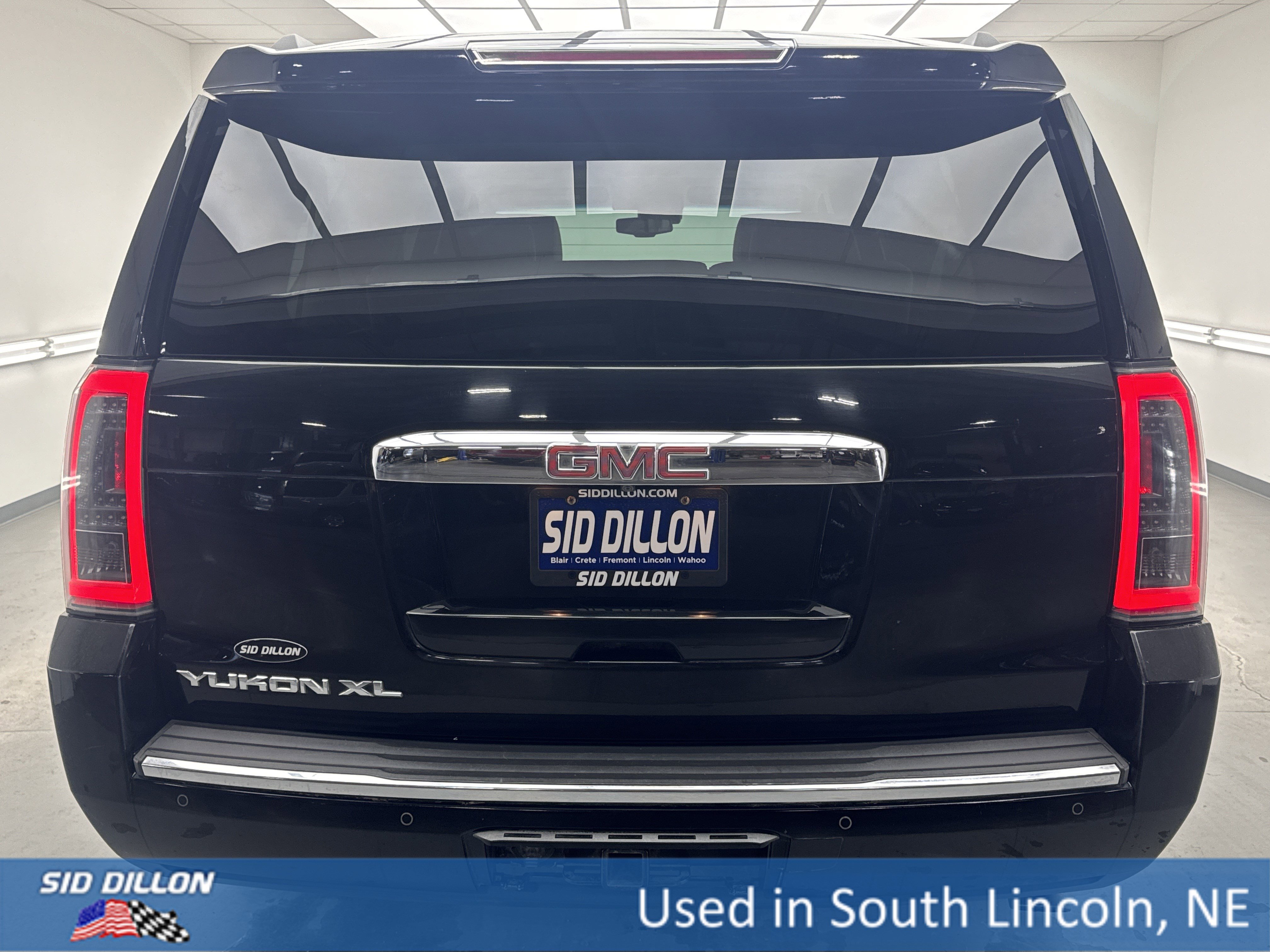 2015 Gmc Yukon XL Denali photo 2