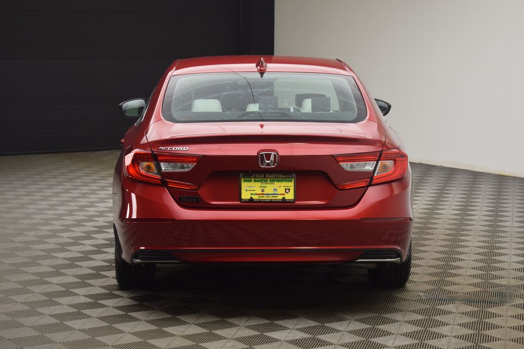 2018 Honda Accord LX photo 4