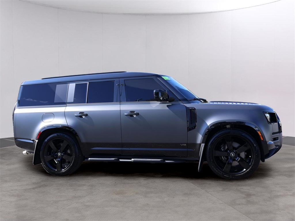 2025 Land Rover Defender 130 V8 photo 4