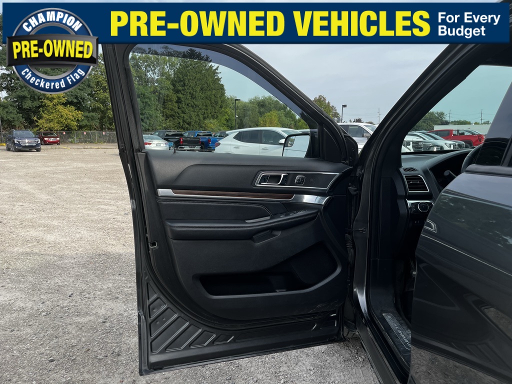 2017 Ford Explorer Limited photo 5