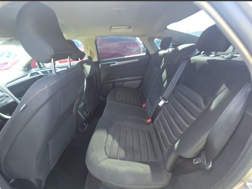 2017 Ford Fusion SE photo 18