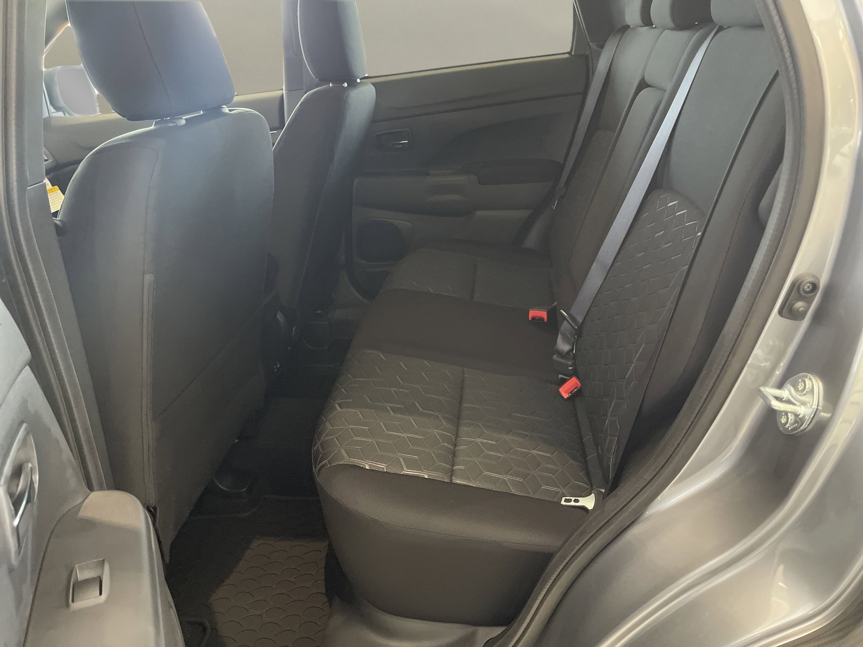2025 Mitsubishi Outlander Sport ES SE LE photo 4