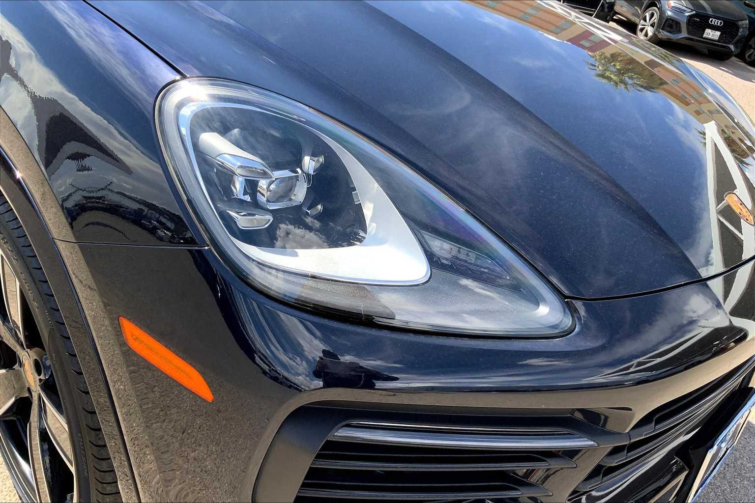 2022 Porsche Cayenne Base photo 26