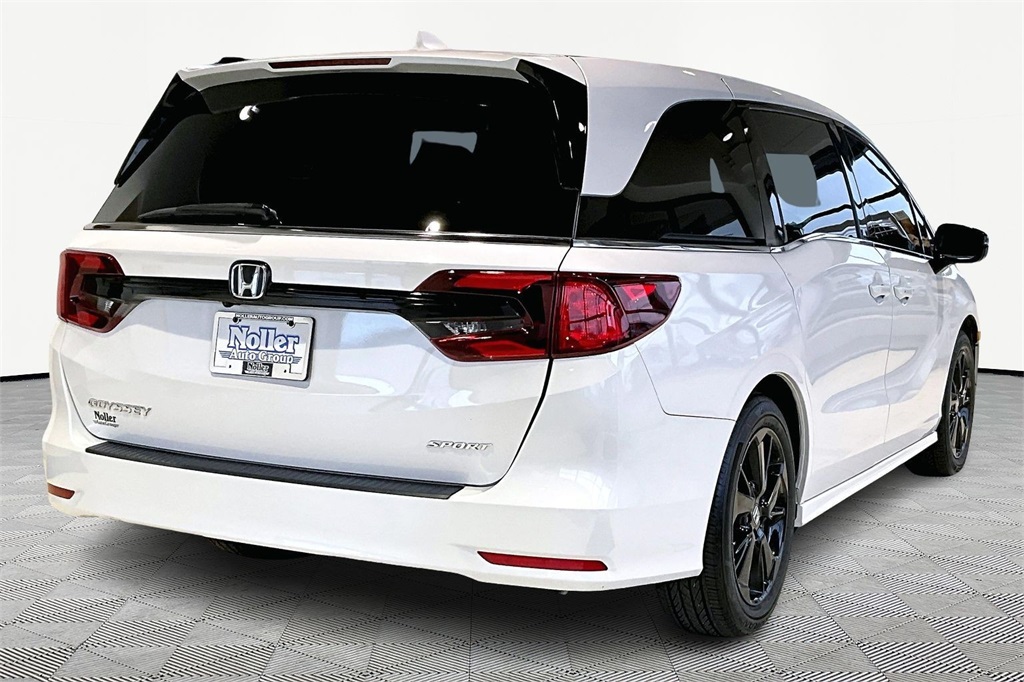 Used 2024 Honda Odyssey SPORT with VIN 5FNRL6H71RB061231 for sale in Kansas City