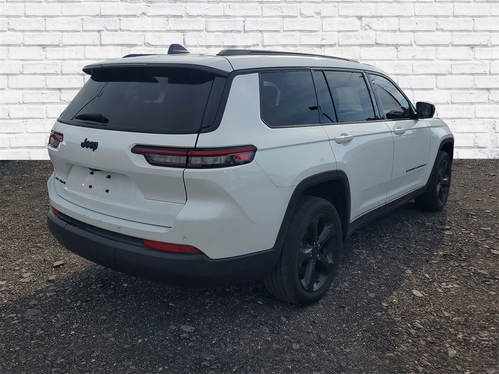 2022 Jeep Grand Cherokee Altitude photo 2