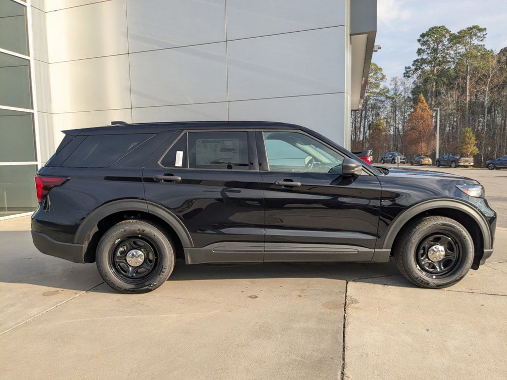 2025 Ford Explorer photo 3