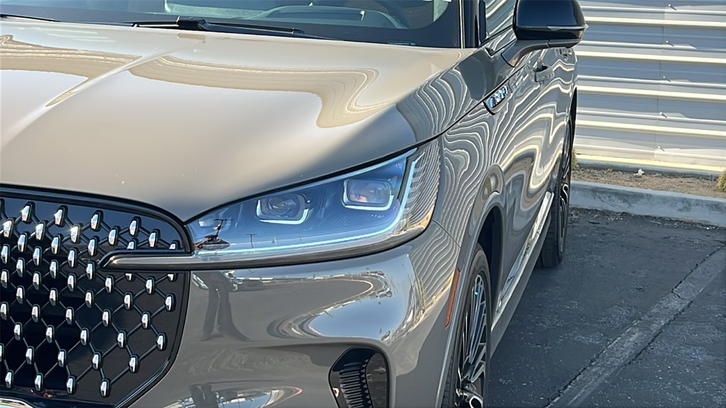 2025 Lincoln Aviator Black Label photo 4