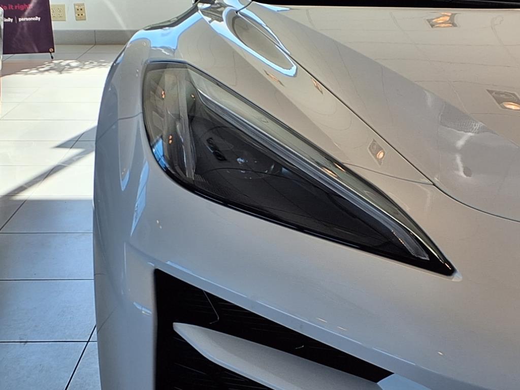 2025 Chevrolet Corvette E-Ray 3LZ photo 3