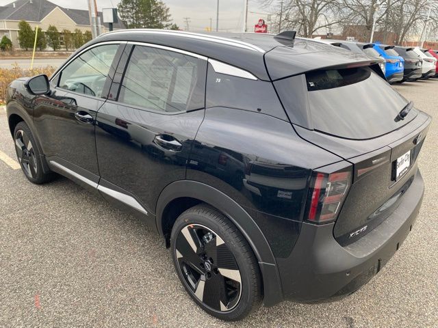 2026 Nissan Kicks SR photo 2