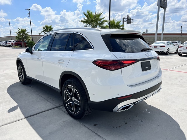 2026 Mercedes Benz GLC 300 photo 4