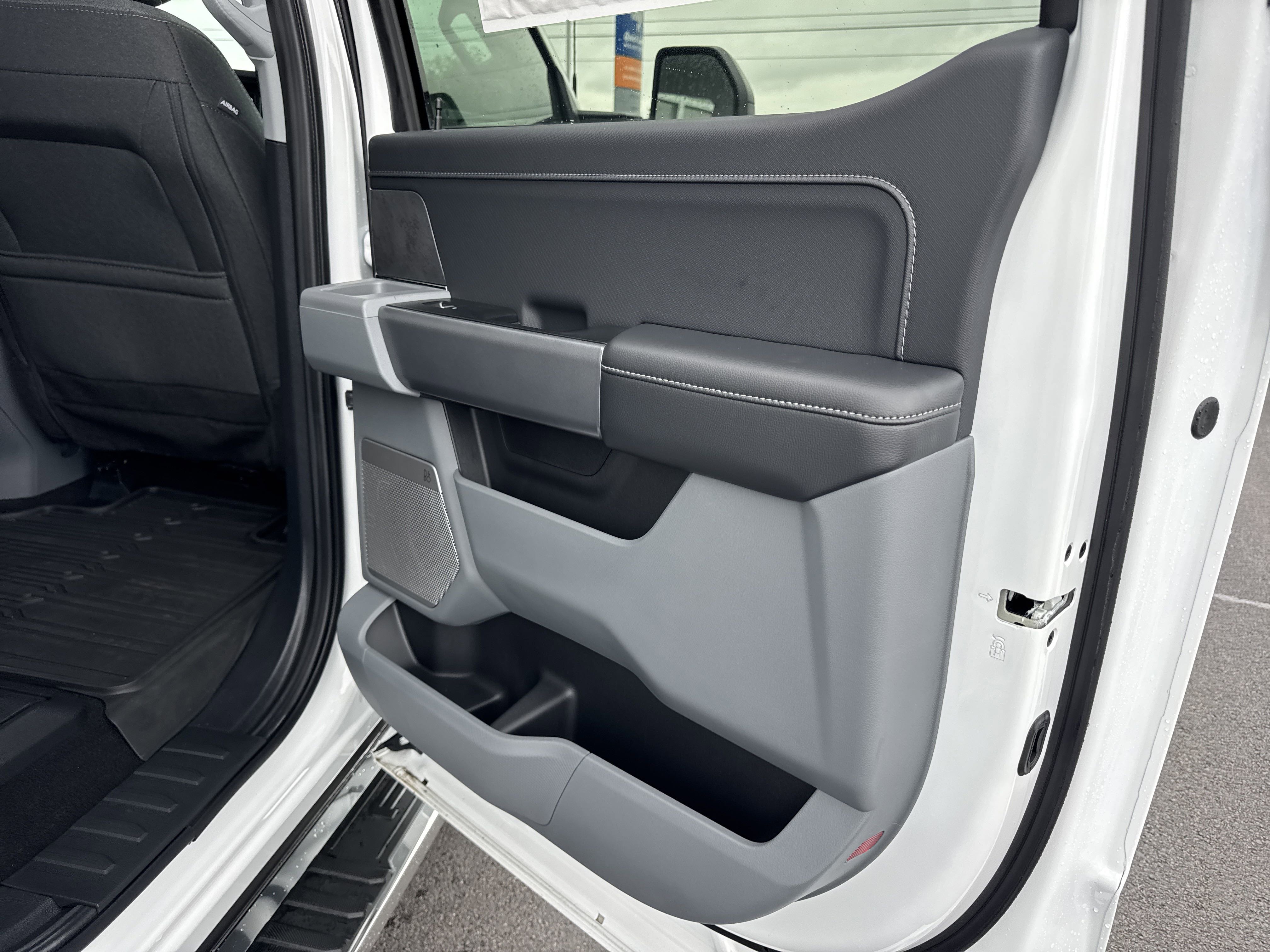 2024 Ford F-150 XLT photo 12