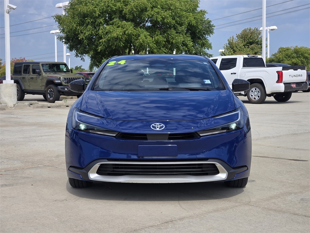 2024 Toyota Prius Prime SE photo 2