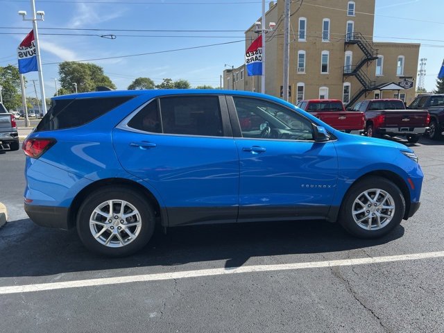 2024 Chevrolet Equinox LT photo 3