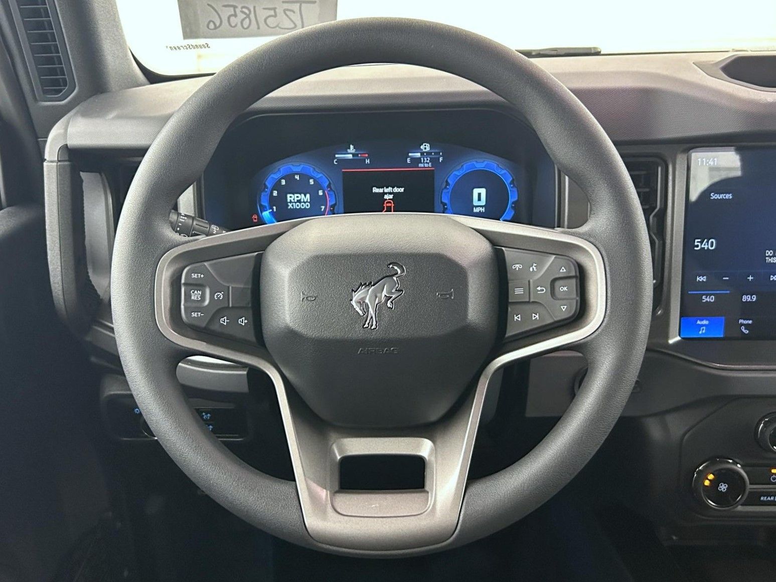 2025 Ford Bronco Base photo 10
