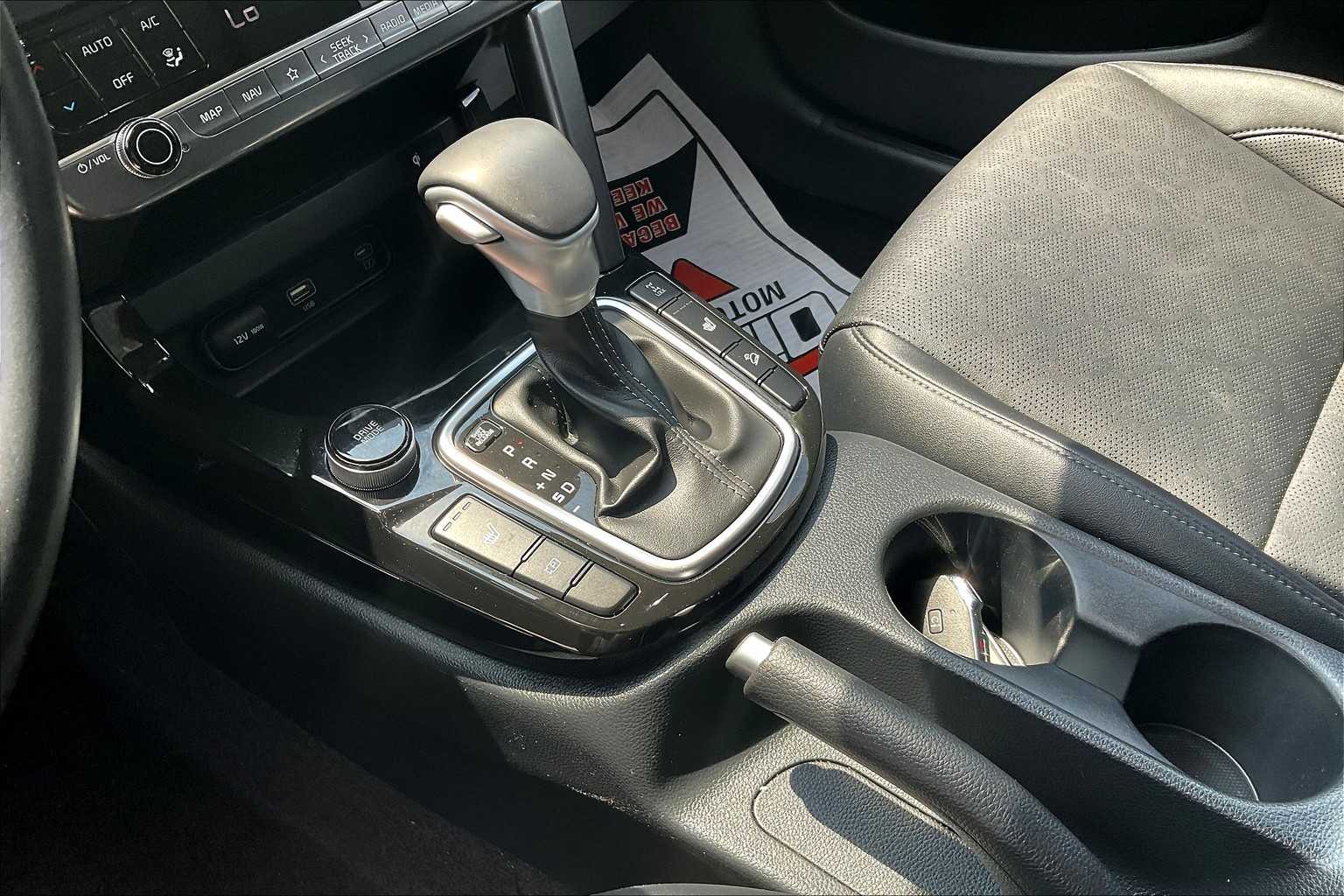 2024 Kia Seltos EX photo 19