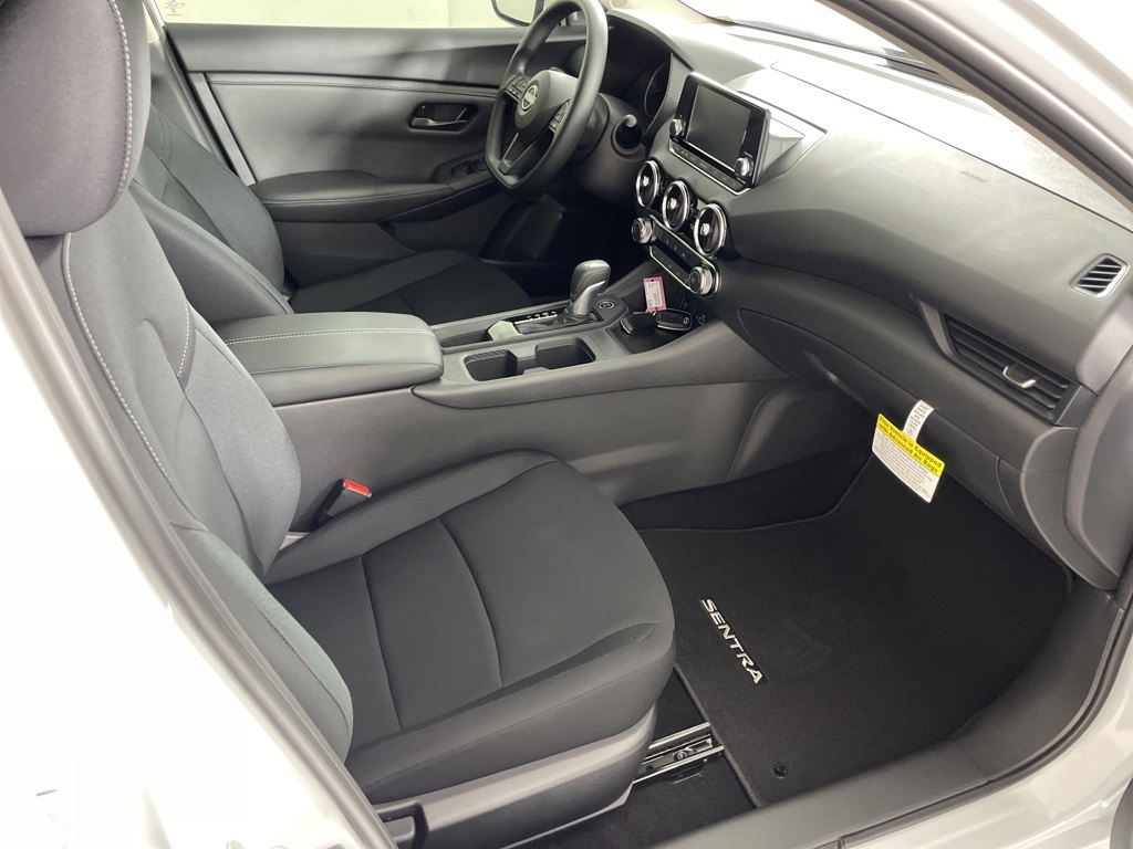 2025 Nissan Sentra S photo 4