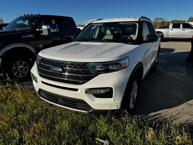 2023 Ford Explorer XLT photo 2