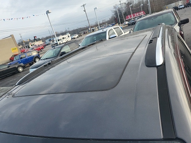 2019 Chrysler Pacifica Limited photo 2