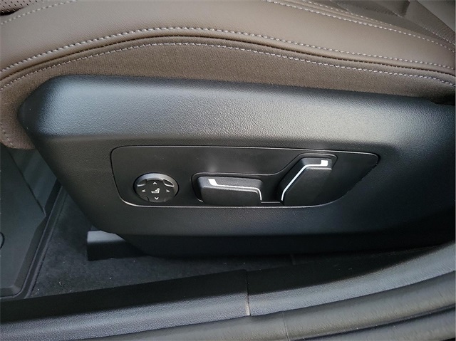 2025 Bmw 550e 550e xDrive photo 20