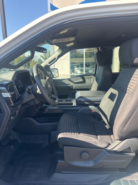 2022 Ford F-150 STX photo 10