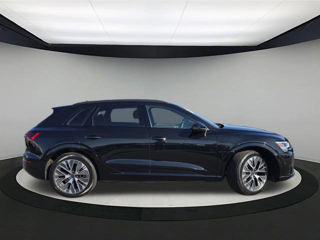 2024 Audi Q8 E-tron Prestige photo 4