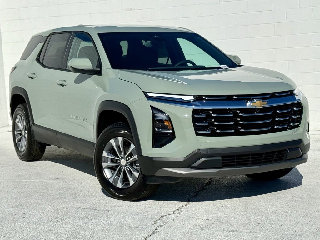 2026 Chevrolet Equinox LT photo 2