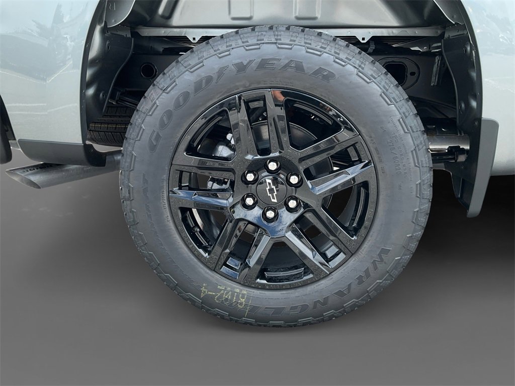 2025 Chevrolet Silverado 1500 Custom photo 10