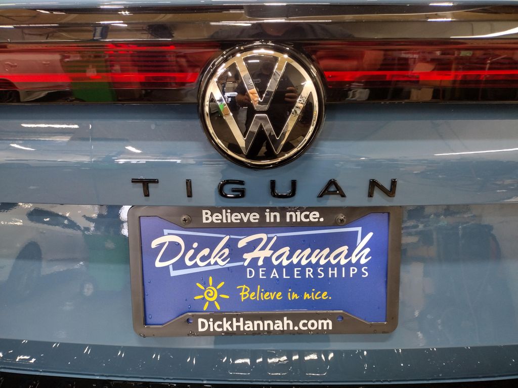 2025 Volkswagen Tiguan SE R-Line Black photo 14