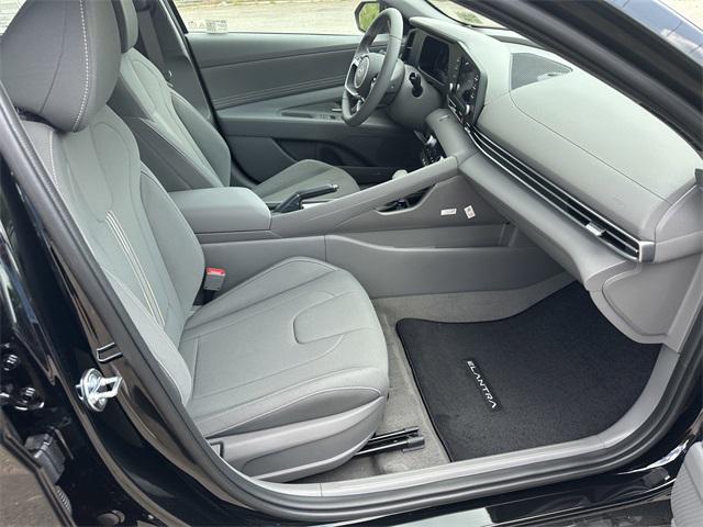 2025 Hyundai Elantra SEL Sport photo 13