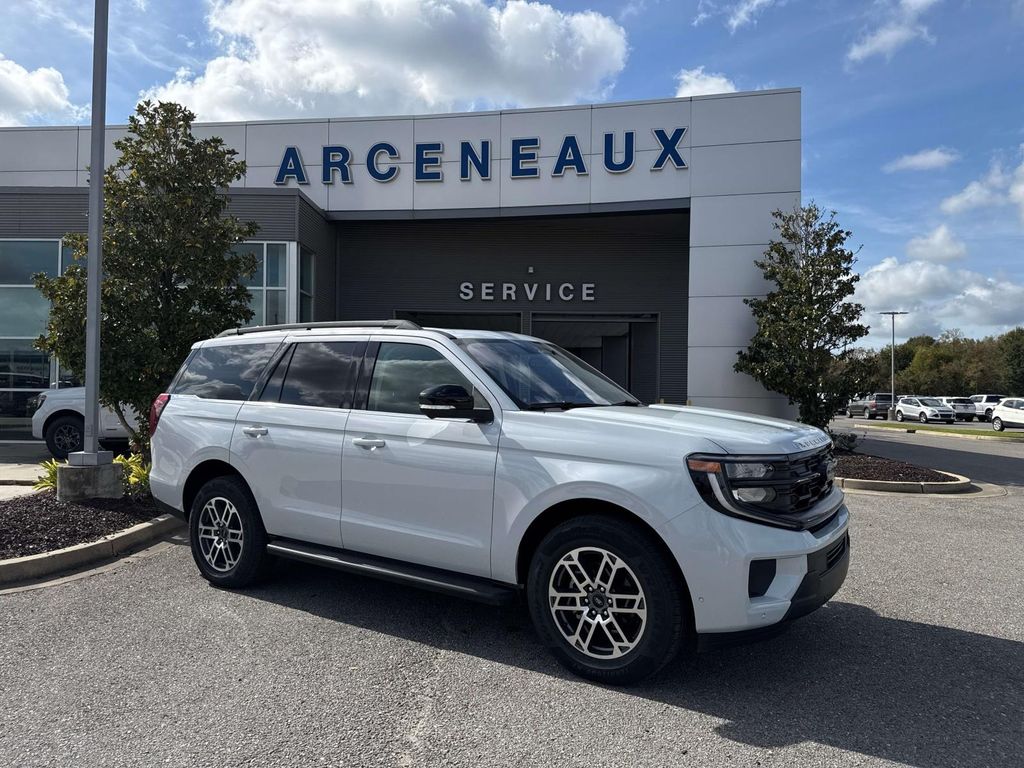 2025 Ford Expedition Active's photo