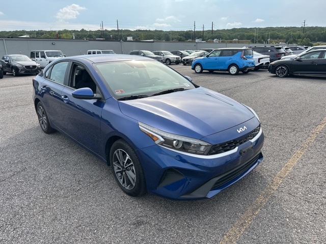 2022 Kia Forte LXS photo 3