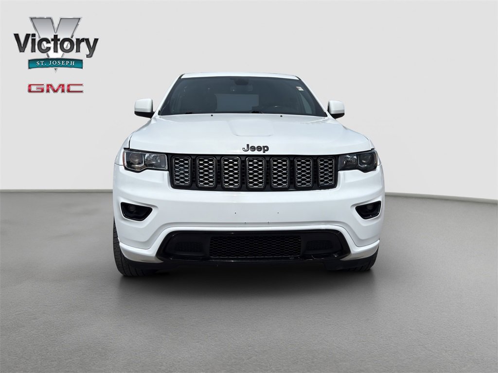 2020 Jeep Grand Cherokee Laredo photo 3