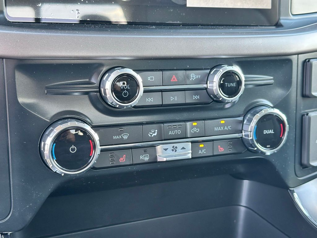 2025 Ford F-150 XLT photo 10