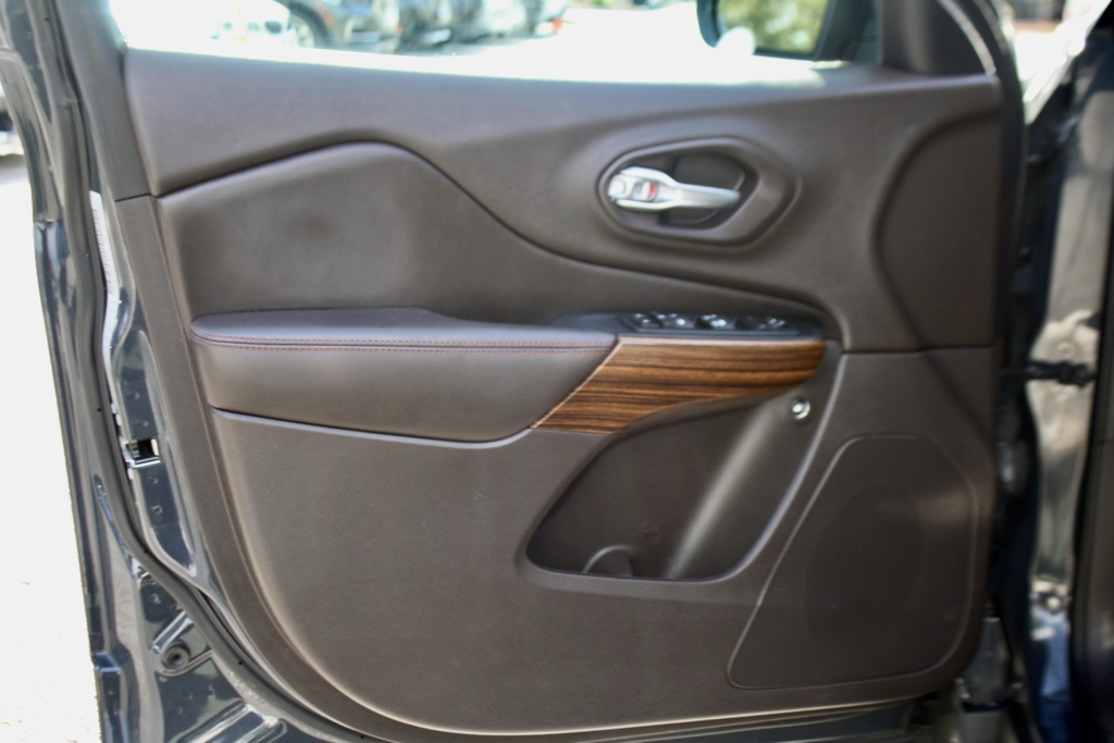2016 Jeep Cherokee Trailhawk photo 9