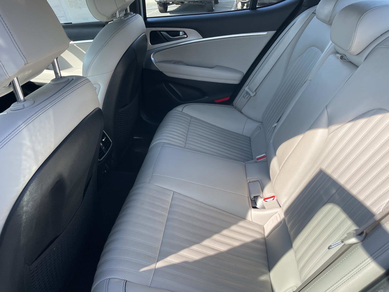 2023 Genesis G70 3.3T photo 19
