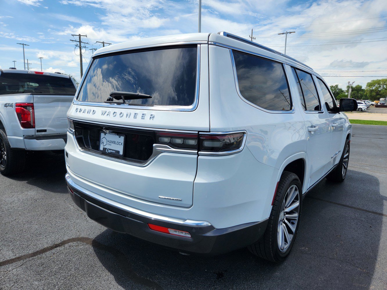 2022 Jeep Grand Wagoneer II photo 5
