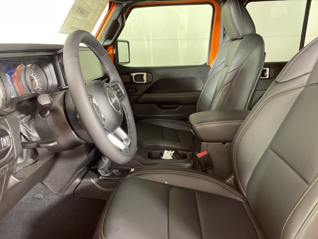 2025 Jeep Wrangler Sahara photo 20
