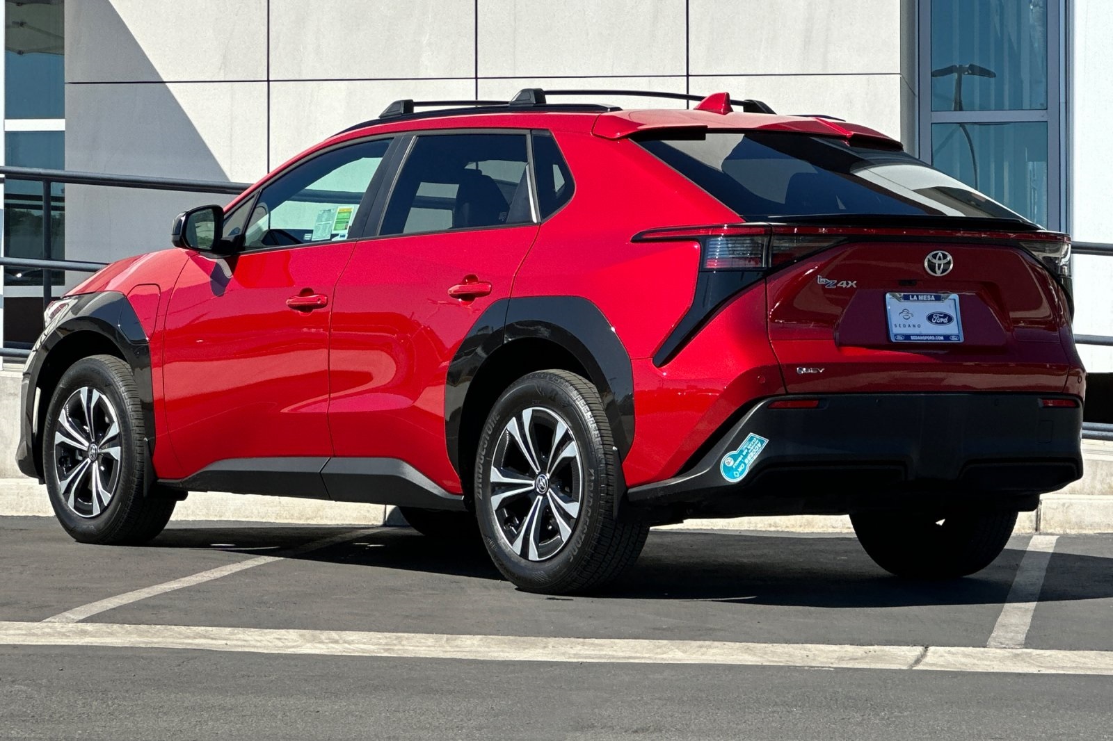 2024 Toyota bZ4X XLE photo 5