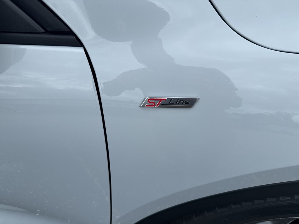 2025 Ford Escape ST-Line photo 18