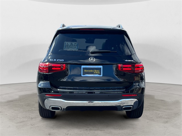 2025 Mercedes Benz GLB 250 4MATIC photo 3