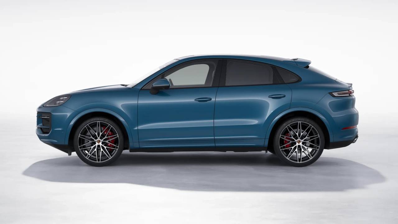 2025 Porsche Cayenne S Coupe photo 2