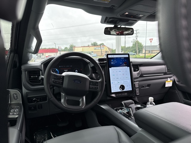 2025 Ford F-150 Lightning photo 22
