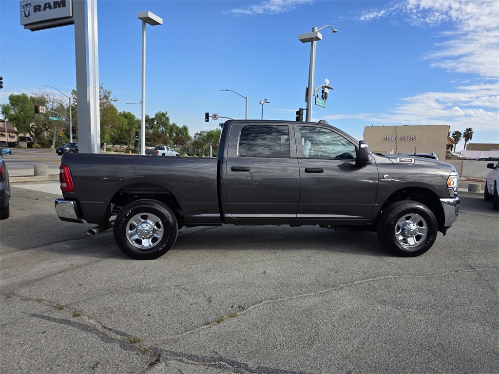 2024 Ram 3500 Tradesman photo 4
