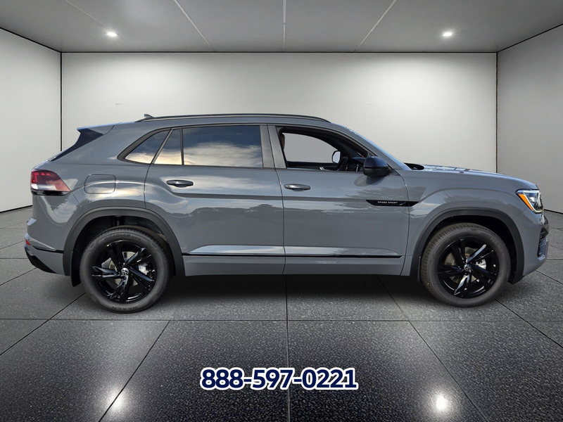 2026 Volkswagen Atlas Cross Sport SEL R-Line photo 2