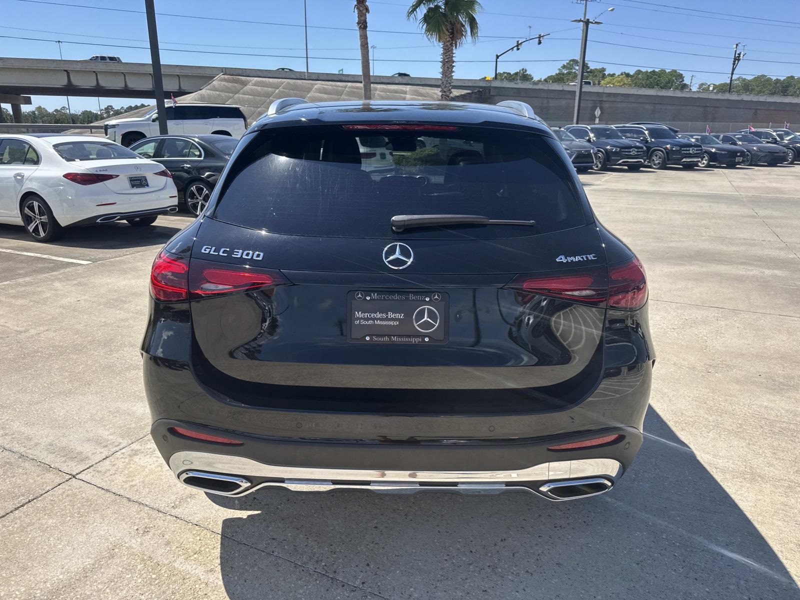 2026 Mercedes Benz GLC 300 4MATIC photo 5