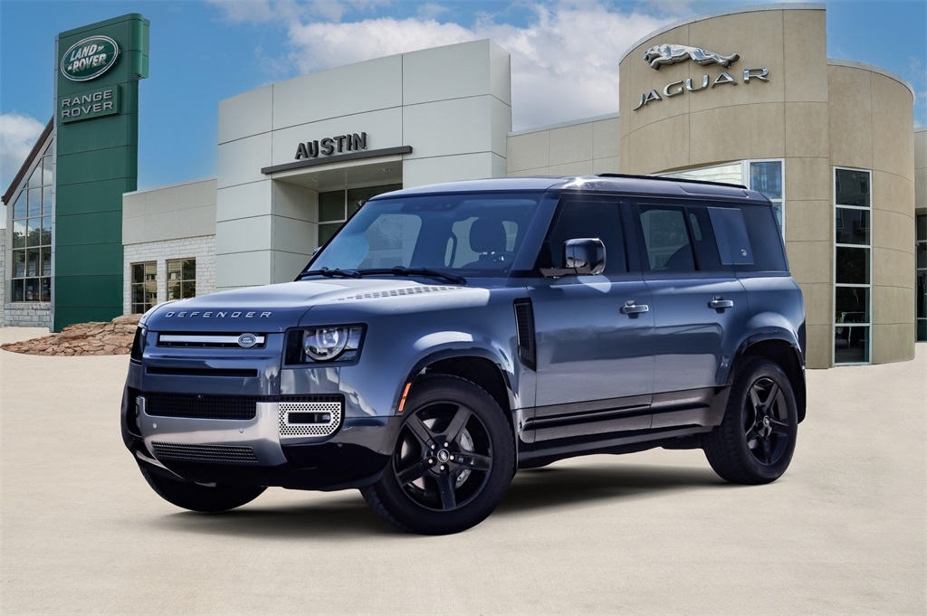 2023 Land Rover Defender SE's photo